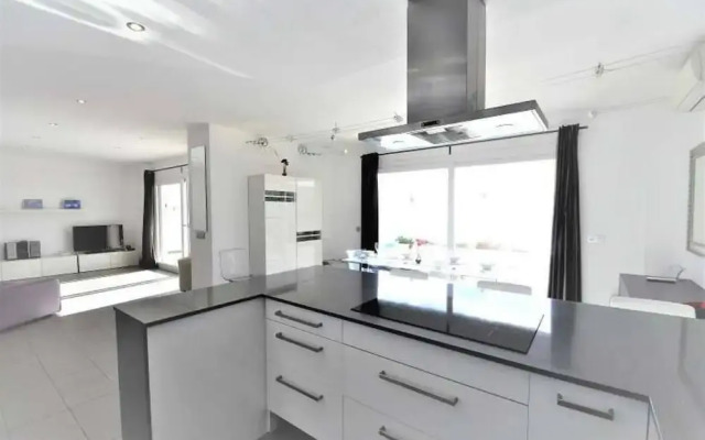 Excellent Seafront Villa in Cala Pi