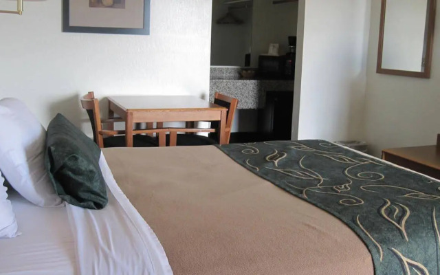 Travelodge by Wyndham Winslow