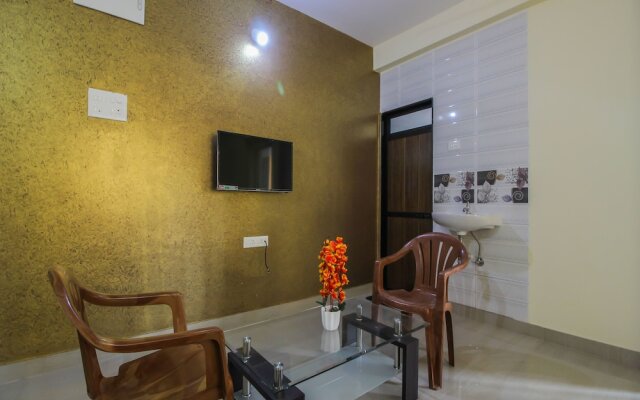 OYO 15927 Home Spacious Studio Reis Margo Fort