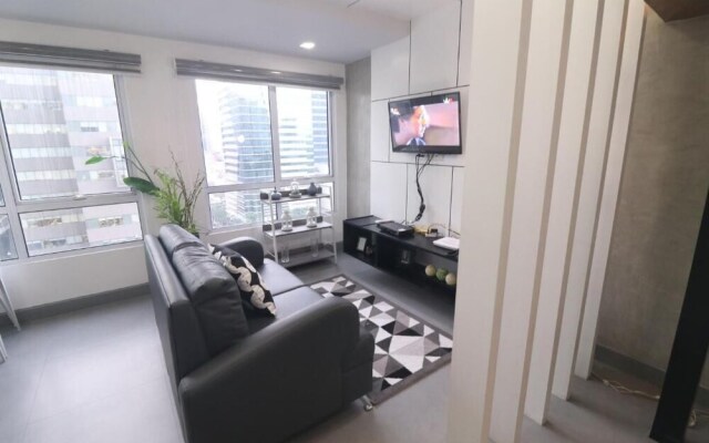 Oasis Regency at Fort Victoria BGC