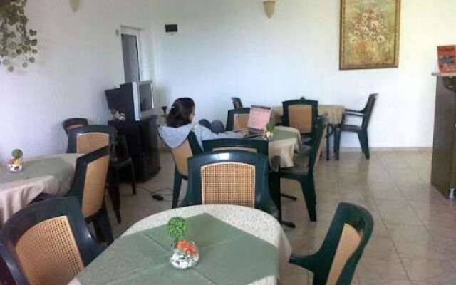 Hotel Rino