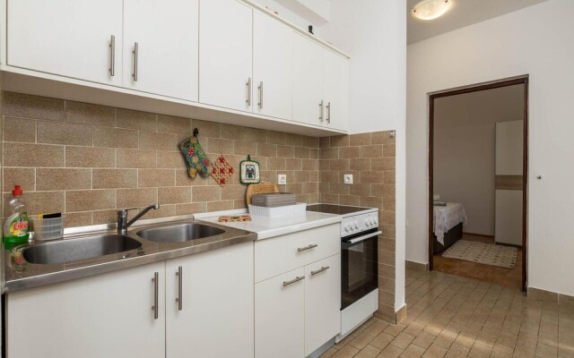 Beautiful Apartment in Stara Novalja With Wifi and 1 Bedrooms