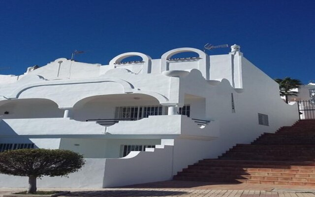 Sunny and spacious apartment with own entrance to pool