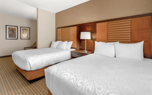 Best Western Plus Hinton Inn & Suites