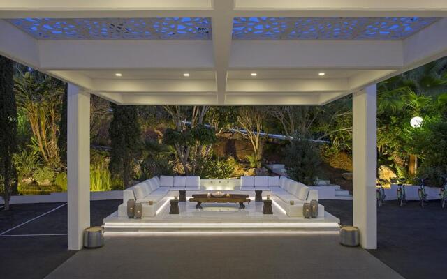 Grecian Sands Hotel
