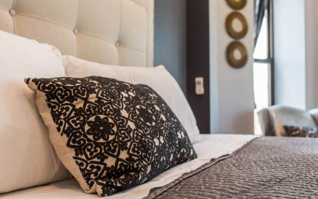 Mccormick Place Guest House