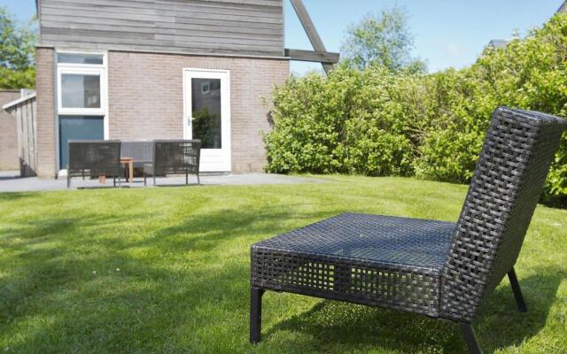 Welcoming Holiday Home in Grou Near River