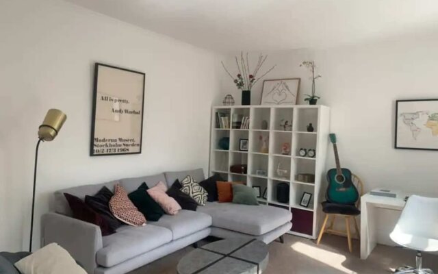 Welcoming 2BD Flat With Balcony - Maida Vale