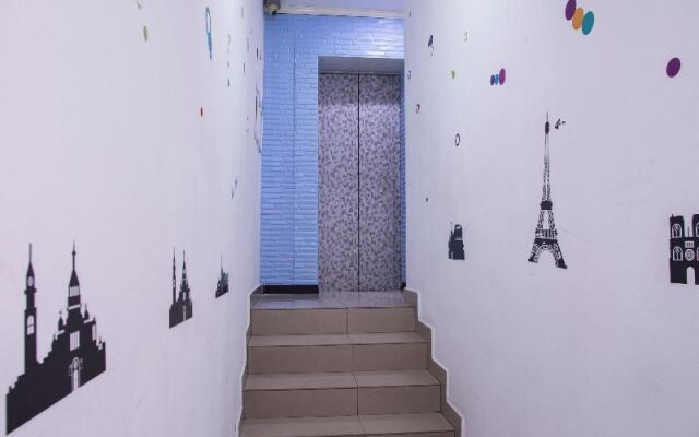 OYO 43963 T Signature Hotel