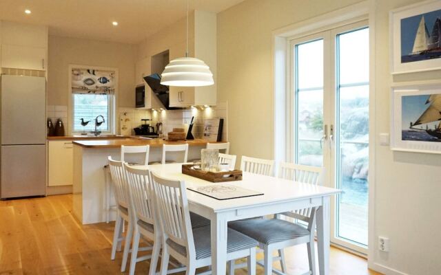 4 Star Holiday Home in Hamburgsund-by Traum