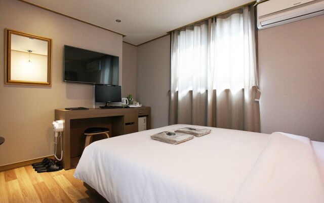 Yeongdeungpo Free Hotel