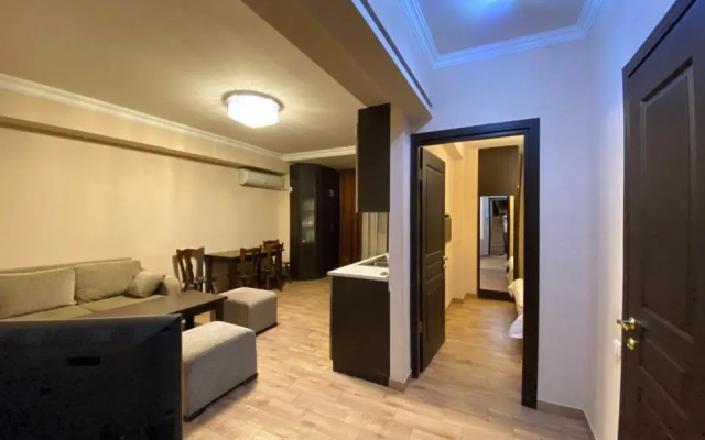 Yeznik Koghbatsi - Amiryan crossroads 1 bedroom Comfy apartment KO110