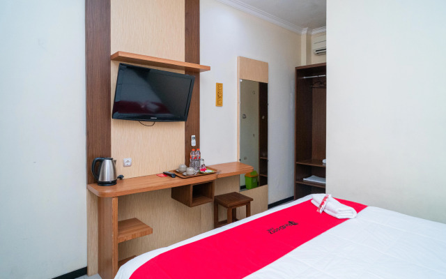 RedDoorz Plus Syariah @ Jalan Dokter Wahidin Bojonegoro