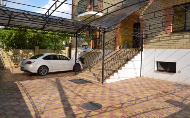 Natela Guest House