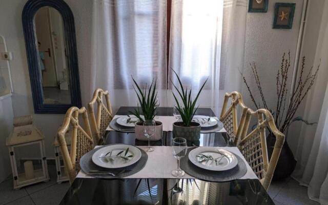 Villa Beta - 5min walk to beach, BBQ, Parking