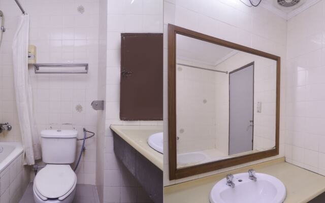 OYO 11342 Liwah Hotel