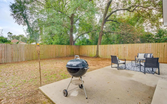 1 Mi to Dtwn: Pet-friendly Pensacola Getaway!