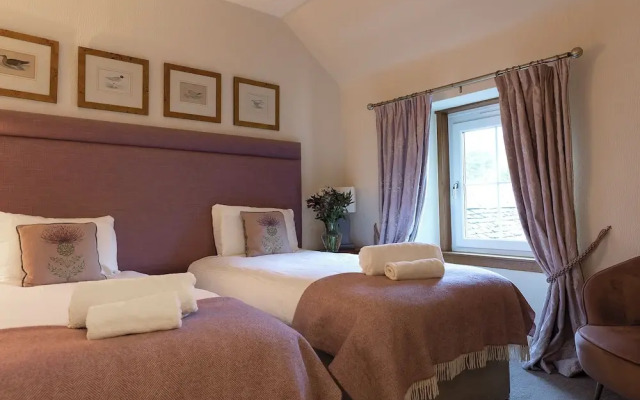 Loch Leven Hotel & Distillery