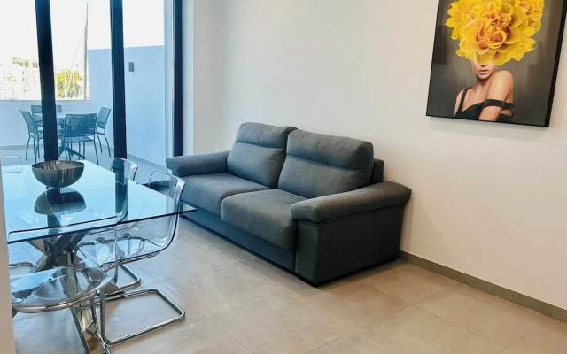 Spectacular Lagos Marina View apt on Promenade