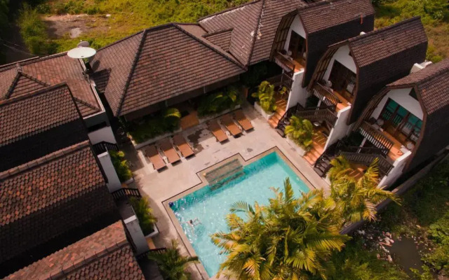 Mojo Resort