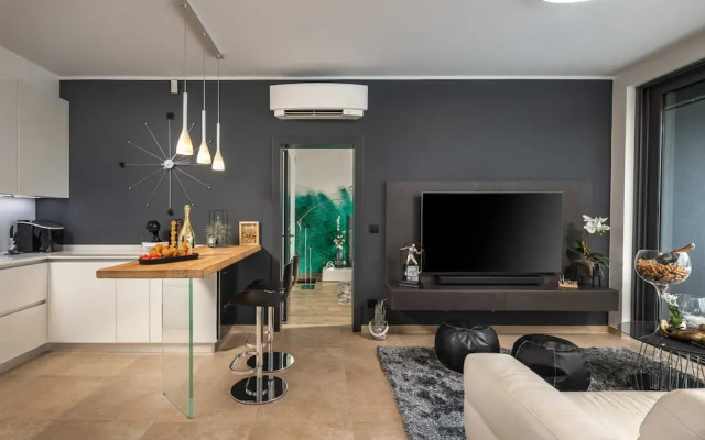 Villa Luxor With Heated Pool