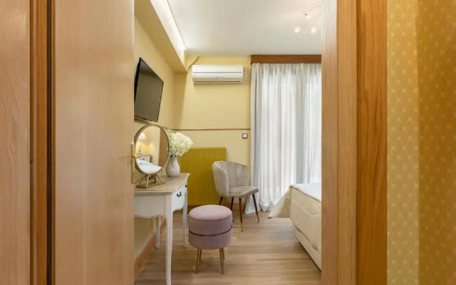 Vouliagmeni's Elegance by Acropolis Suites