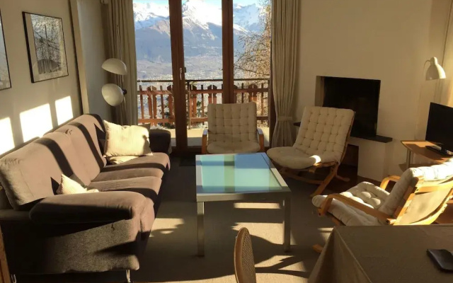 Charming Apartment With Valley