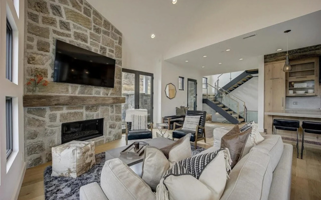 Coopers Collection 39 - Rossie Hill Hideaway