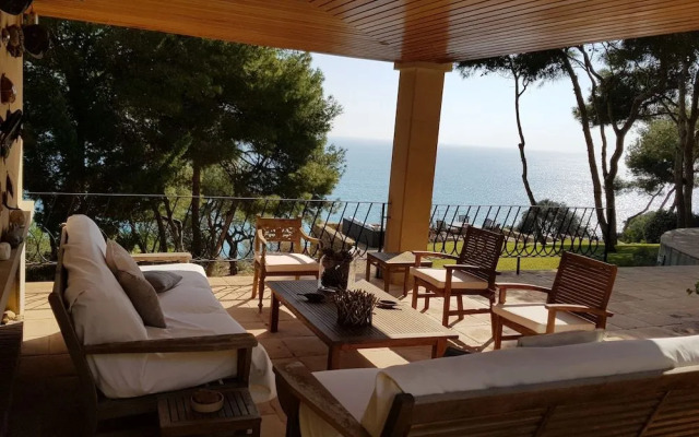 Guest house of Villa Tamarit