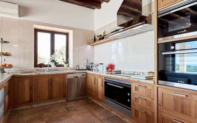 Villa Can Prats, Luxury Villa Surrounded by Nature