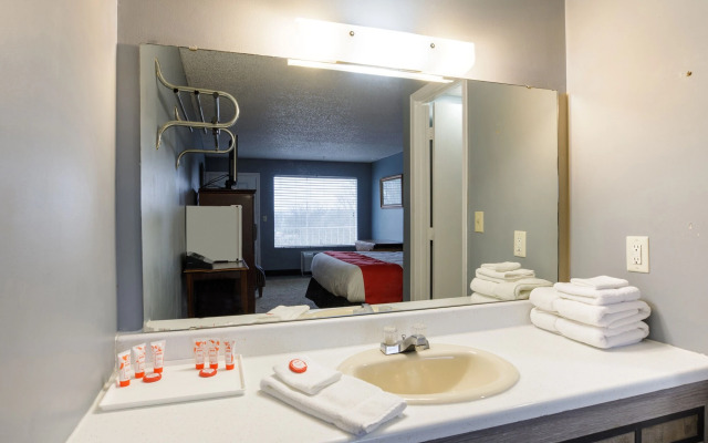 OYO Hotel Branson MO-165