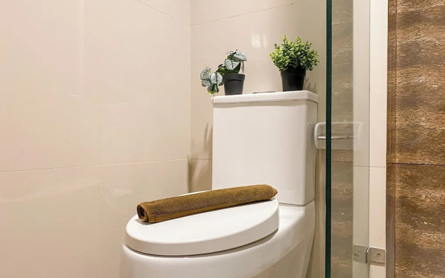 2Br Apartment Near Jakarta Kota Station At Lucky Tower Residence