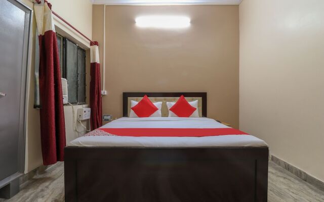 OYO Flagship 49061 Dev Hotel & Restaurant