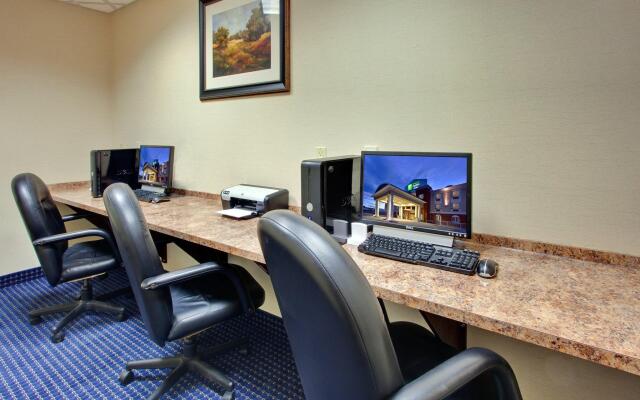 Holiday Inn Express Hotel & Suites Hinton by IHG