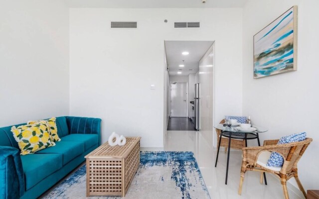 Cozy studio in Damac Hills 1
