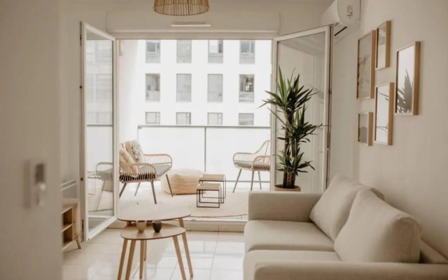 Bel appartement climatisé avec place de parking