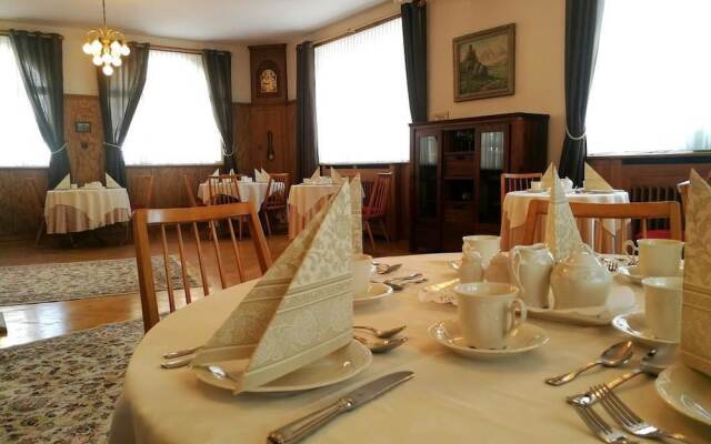 Hotel Adler