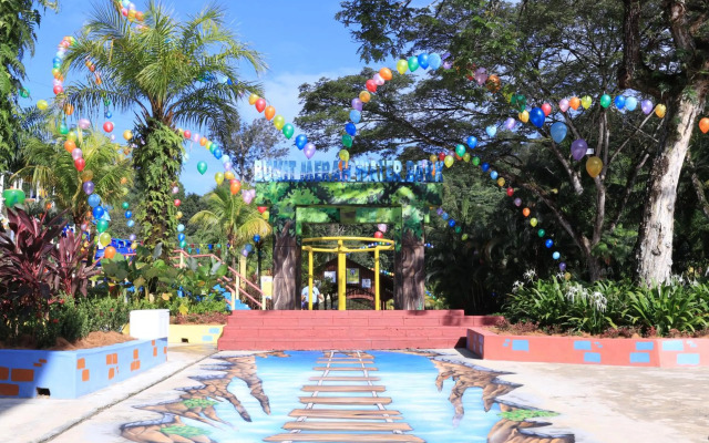 Bukit Merah Laketown Resort