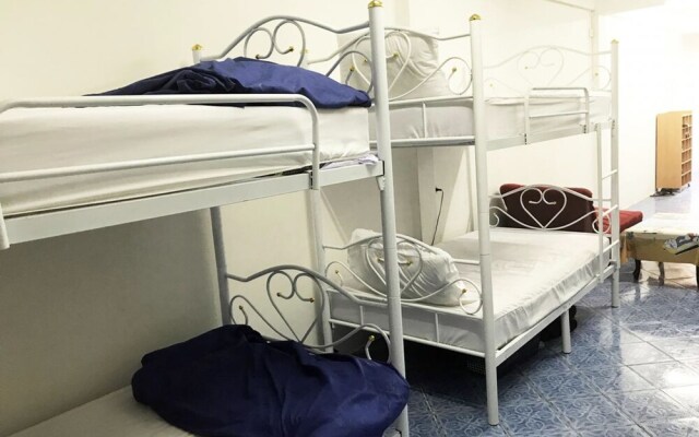 Omarthai Hotel - Hostel