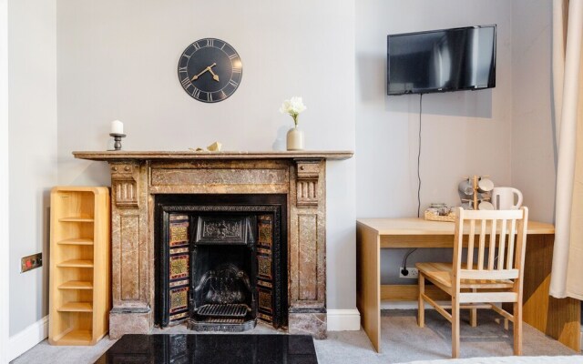 Donatello Rooms Aldgate
