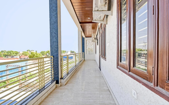 Collection O 83225 Hotel Shri Ganesh