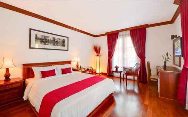 Royal Crown Hotel & Spa