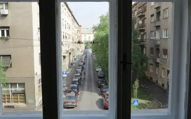 Apartmeant To Be