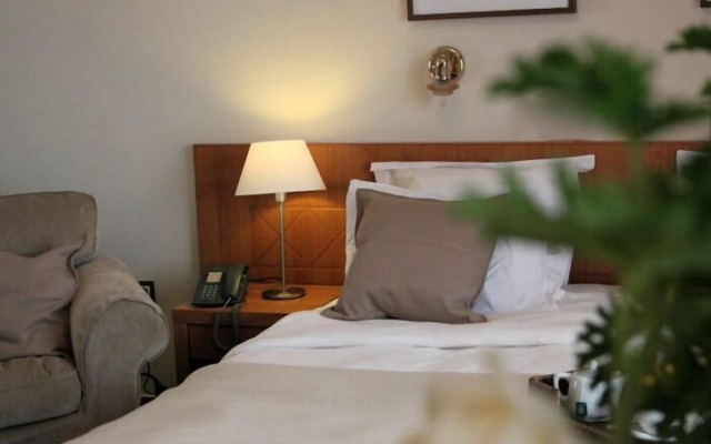 Отель Achillion 