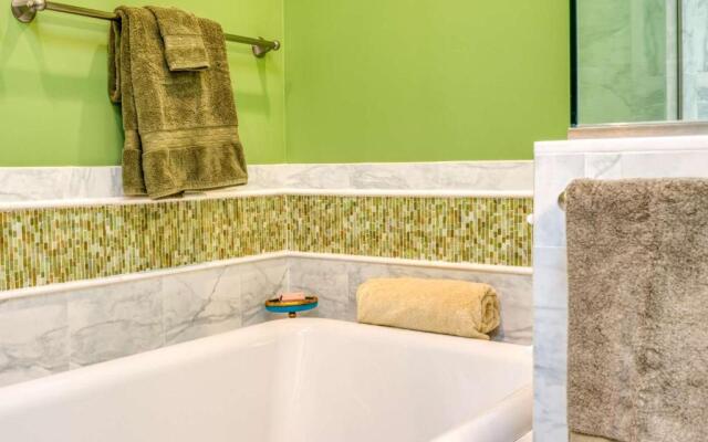 St. George Street Apartment