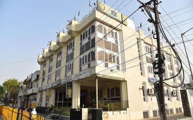 Hotel Moon