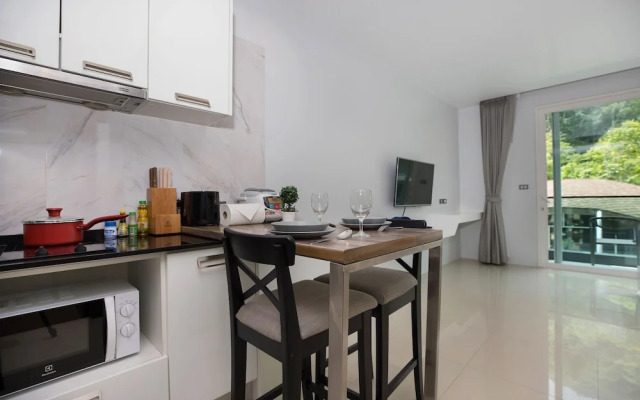 Emerald Hill Patong Apartment 420