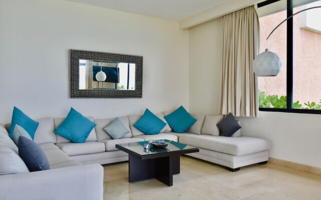 Villas Cancun by Casago