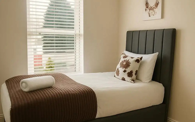 Cosy 4-bed - Sleeps 7, Garden & Pet-friendly