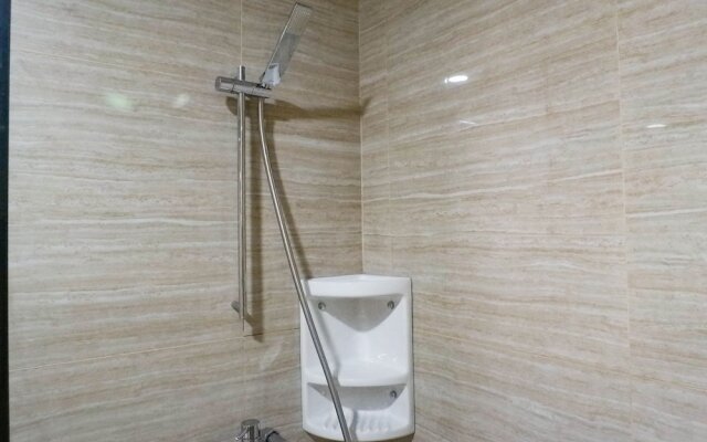 Vibrant Luxurious 1Br Apartment At La Riz Supermall Mansion